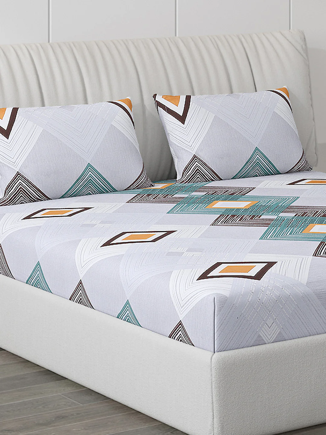 130 GSM Polyester Double Bed Bedsheet with 2 Pillow Covers - Image 5