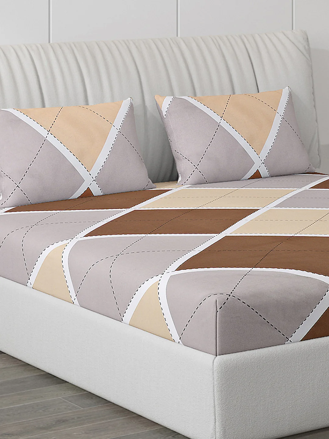 130 GSM Polyester Double Bed Bedsheet with 2 Pillow Covers - Image 5
