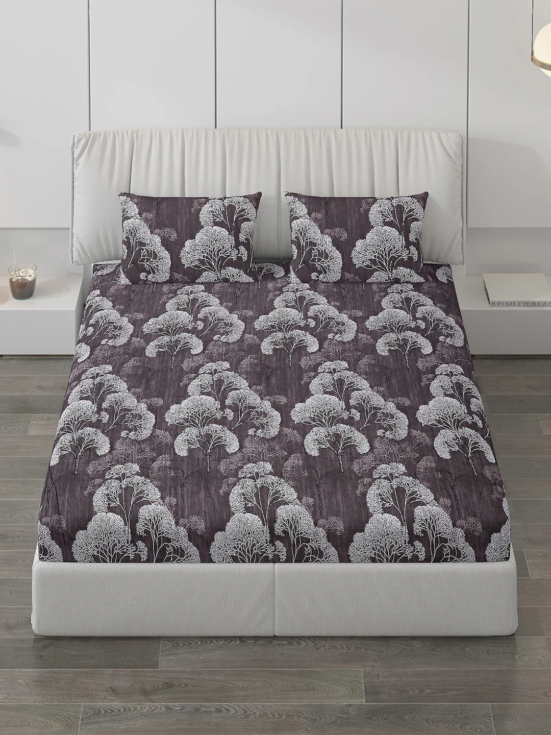 130 GSM Polyester Double Bed Bedsheet with 2 Pillow Covers - Image 2