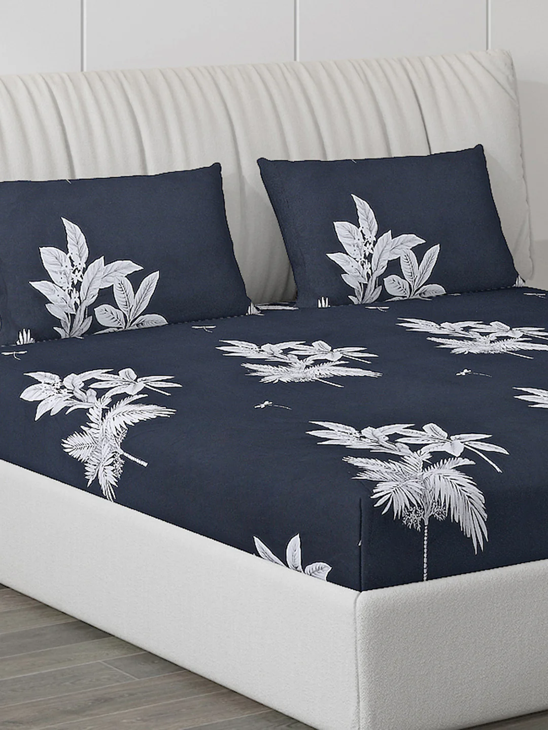 130 GSM Polyester Double Bed Bedsheet with 2 Pillow Covers - Image 5