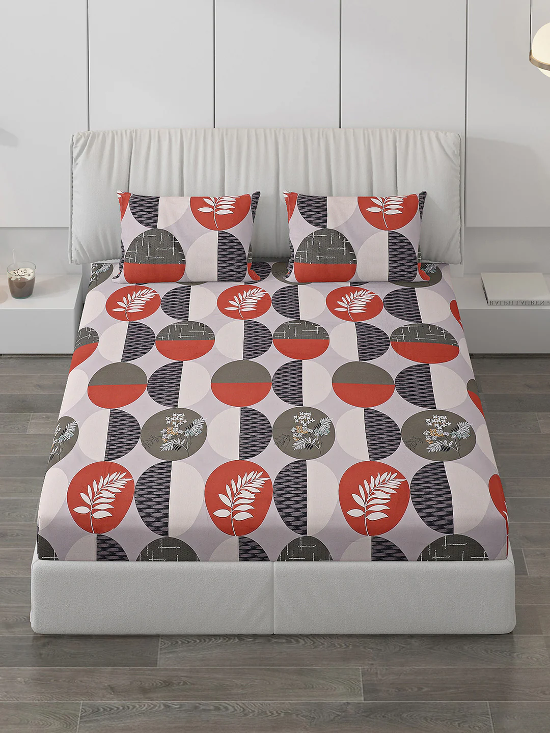 130 GSM Polyester Double Bed Bedsheet with 2 Pillow Covers - Image 2