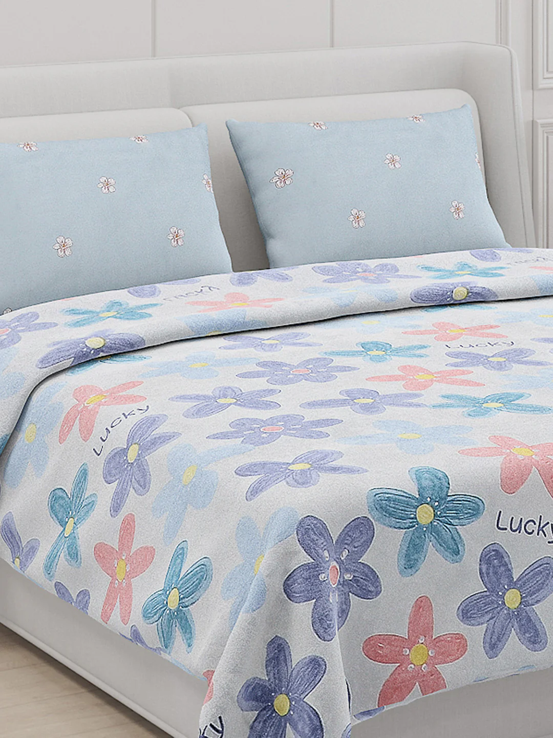 130 GSM Polyester Double Bed Bedsheet with 2 Pillow Covers - Image 5