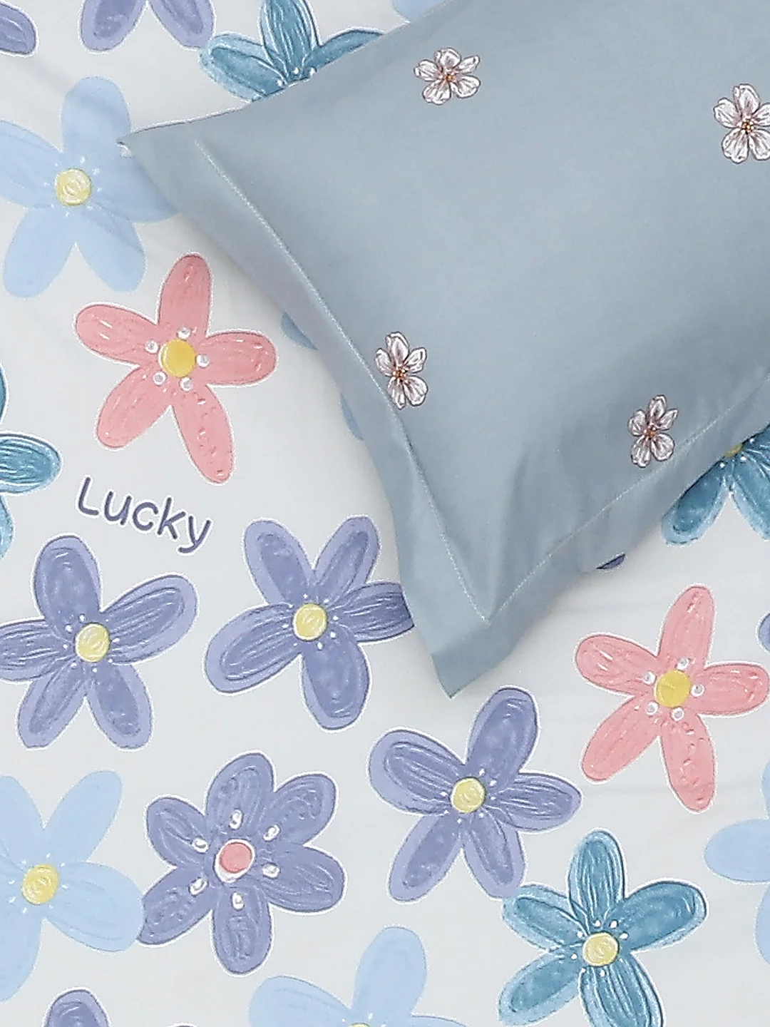 130 GSM Polyester Double Bed Bedsheet with 2 Pillow Covers - Image 6