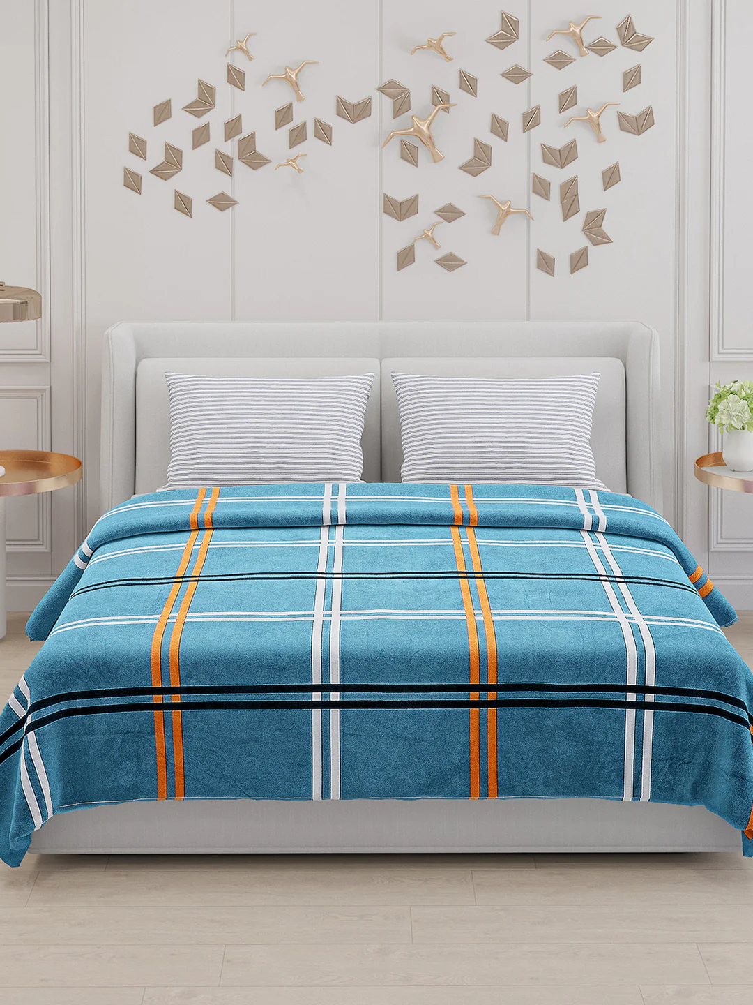 130 GSM Polyester Double Bed Bedsheet with 2 Pillow Covers - Image 3