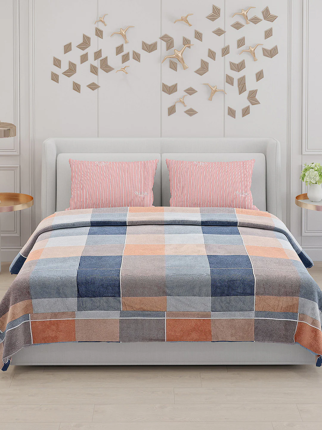 130 GSM Polyester Double Bed Bedsheet with 2 Pillow Covers - Image 3