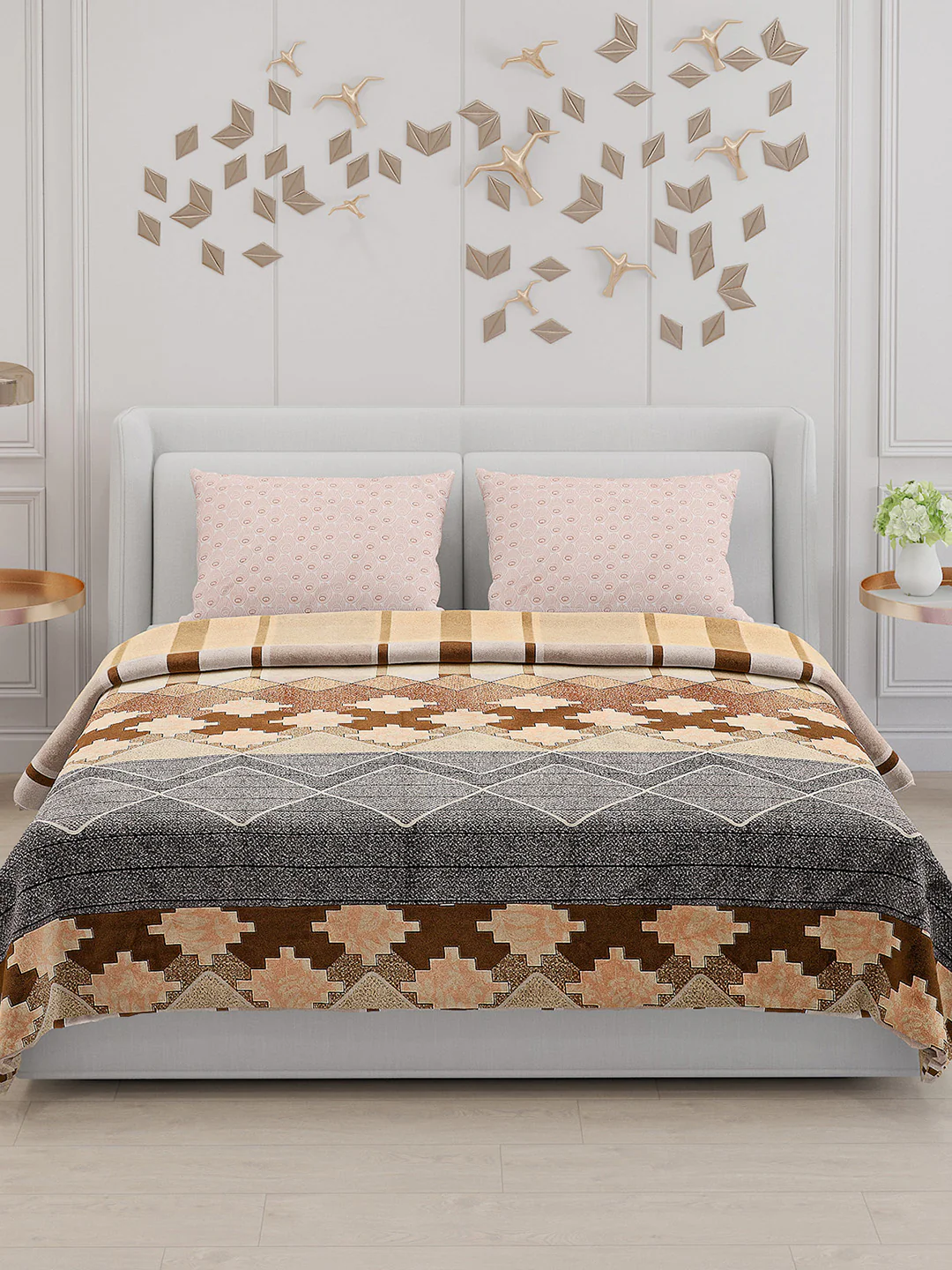 130 GSM Polyester Double Bed Bedsheet with 2 Pillow Covers - Image 3