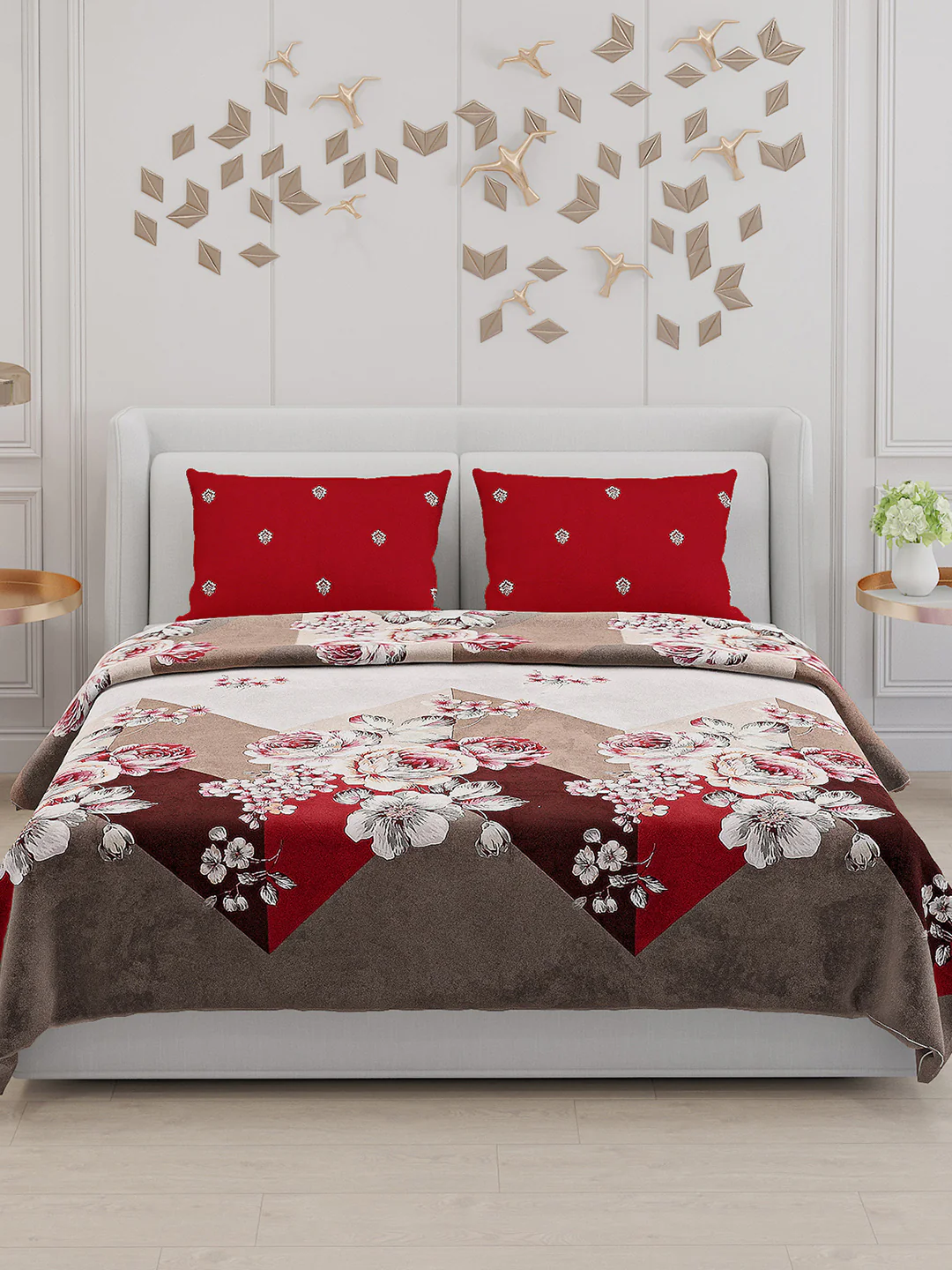 130 GSM Polyester Double Bed Bedsheet with 2 Pillow Covers - Image 3