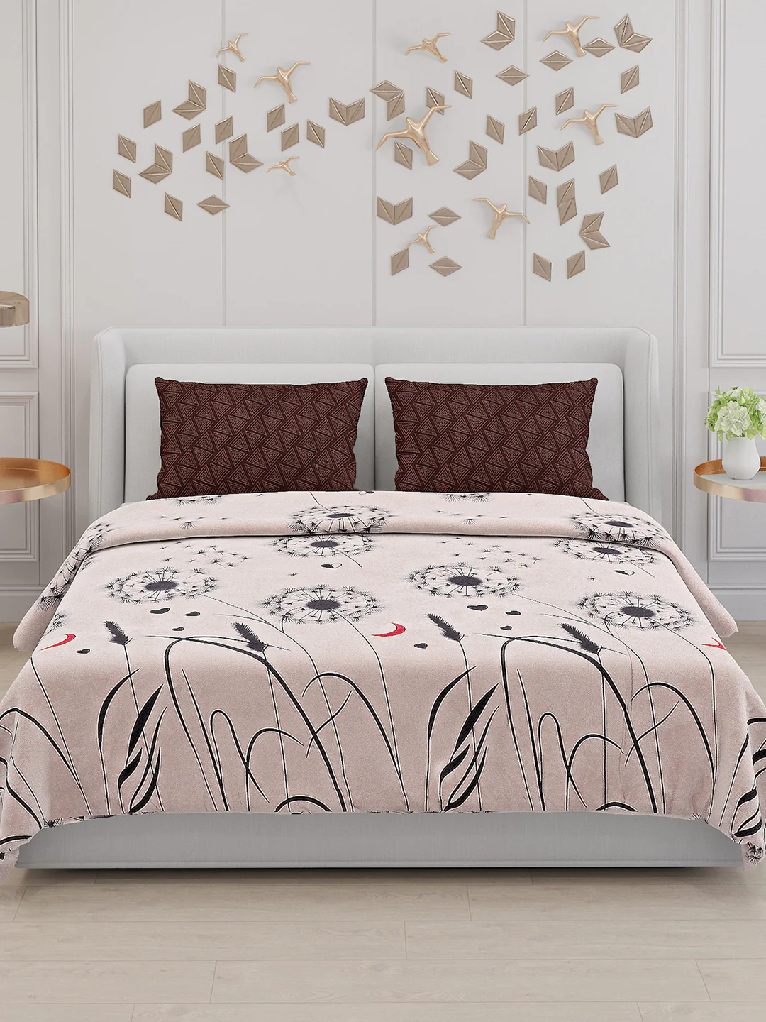 130 GSM Polyester Double Bed Bedsheet with 2 Pillow Covers - Image 3