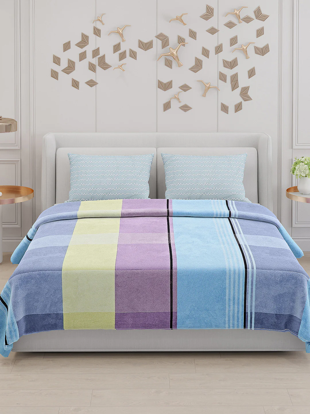 130 GSM Polyester Double Bed Bedsheet with 2 Pillow Covers - Image 3