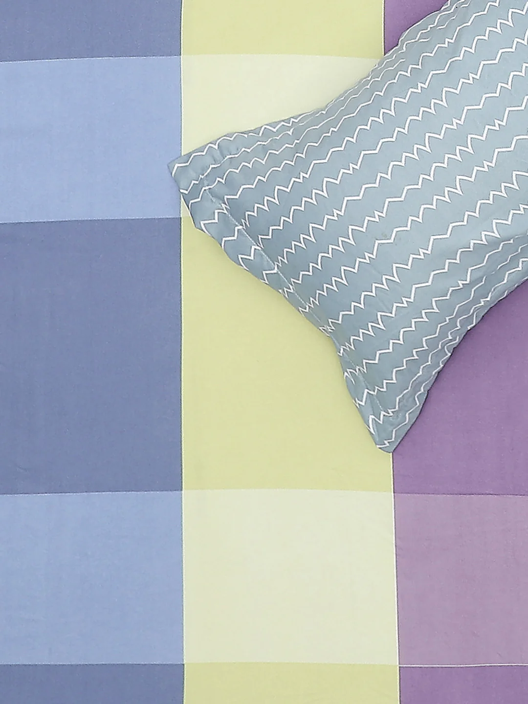 130 GSM Polyester Double Bed Bedsheet with 2 Pillow Covers - Image 6