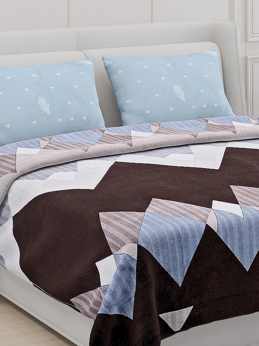130 GSM Polyester Double Bed Bedsheet with 2 Pillow Covers - Image 5