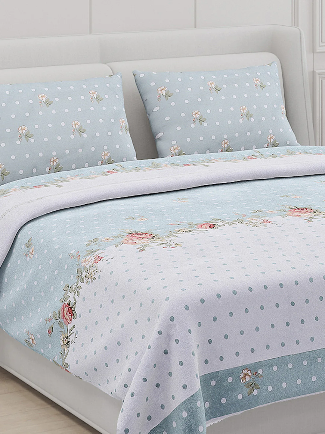 130 GSM Polyester Double Bed Bedsheet with 2 Pillow Covers - Image 5