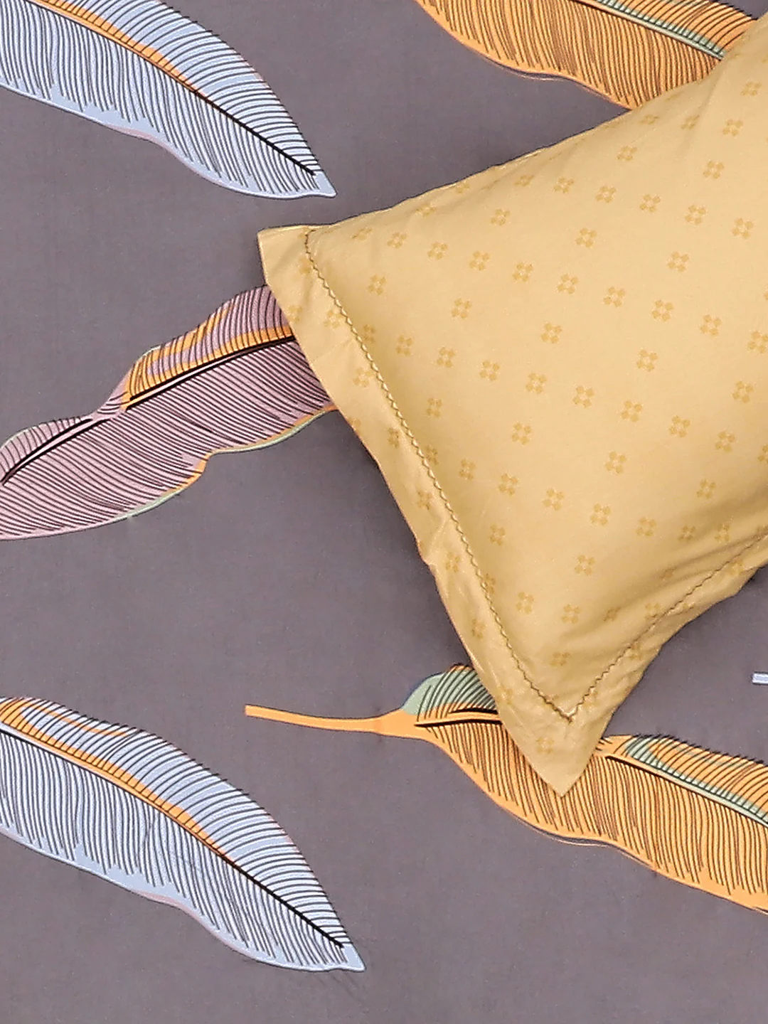 130 GSM Polyester Double Bed Bedsheet with 2 Pillow Covers - Image 6