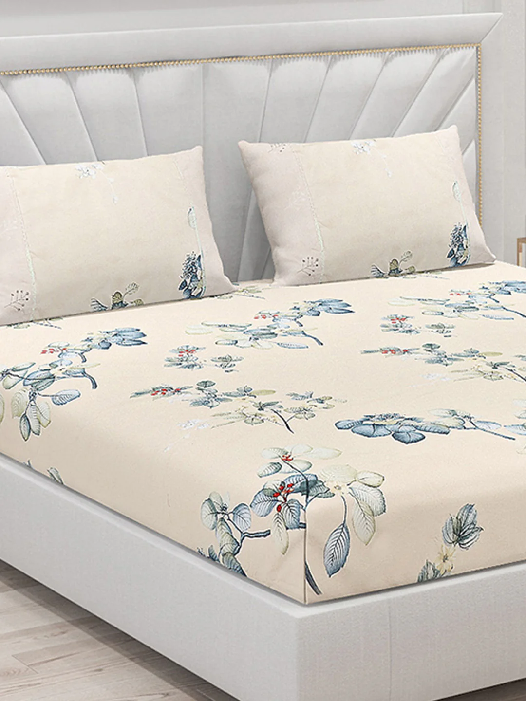 130 GSM Polyester Double Bed Bedsheet with 2 Pillow Covers - Image 5