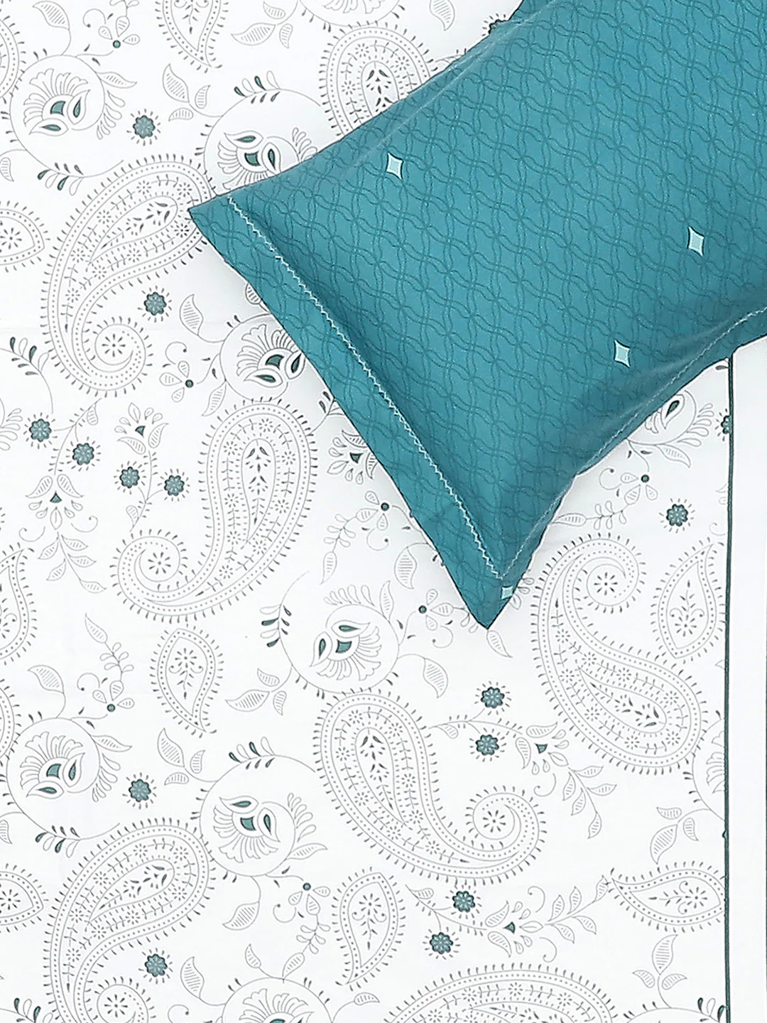 130 GSM Polyester Double Bed Bedsheet with 2 Pillow Covers - Image 6