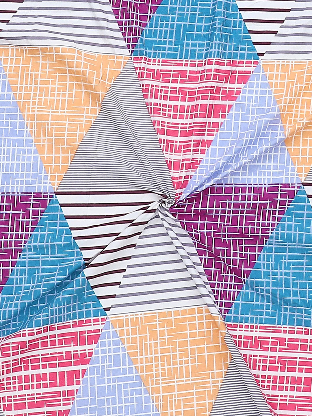 130 GSM  Polyester Double Bed Bedsheet with 2 Pillow Covers - Image 9