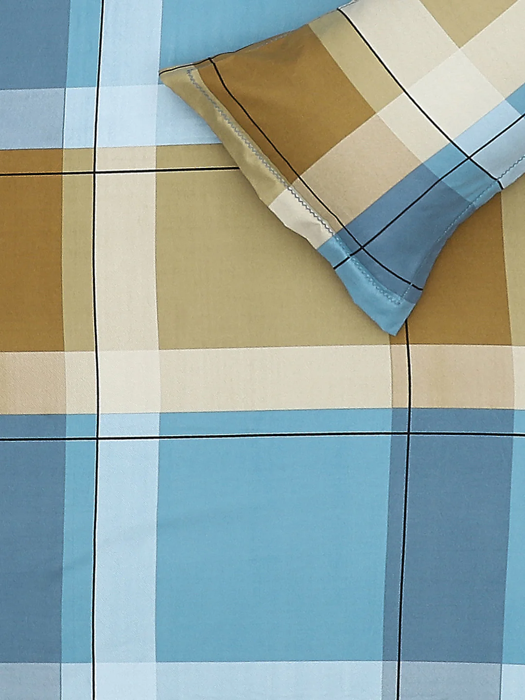 130 GSM Polyester Double Bed Bedsheet with 2 Pillow Covers - Image 6