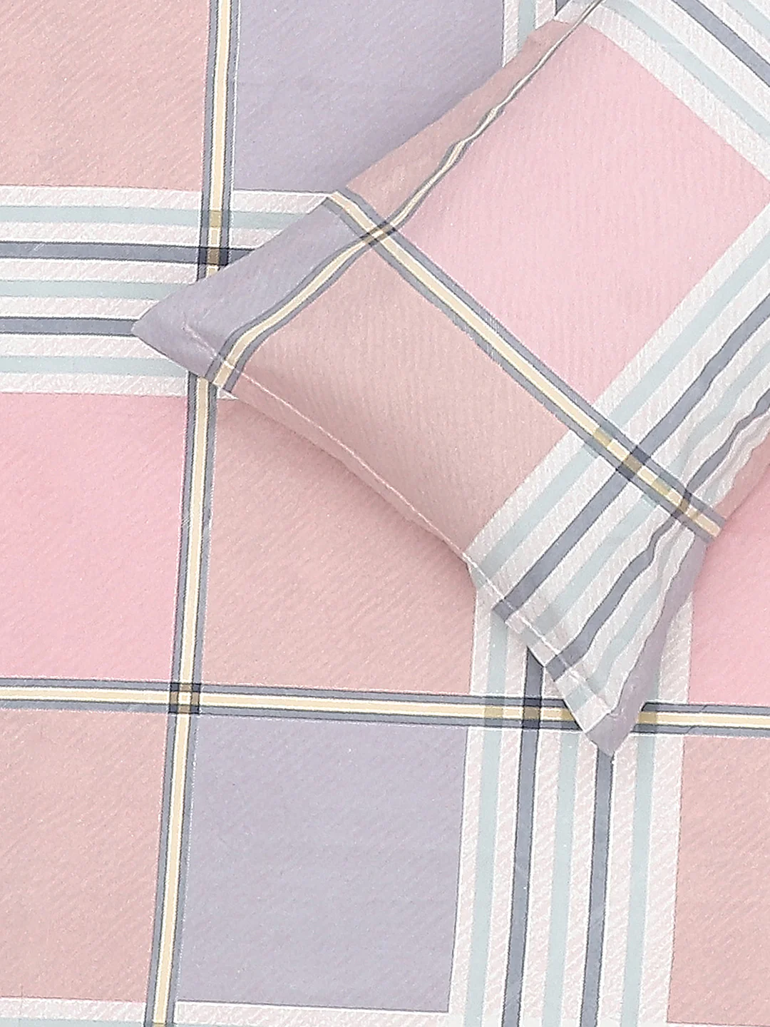 130 GSM Polyester Double Bed Bedsheet with 2 Pillow Covers - Image 6