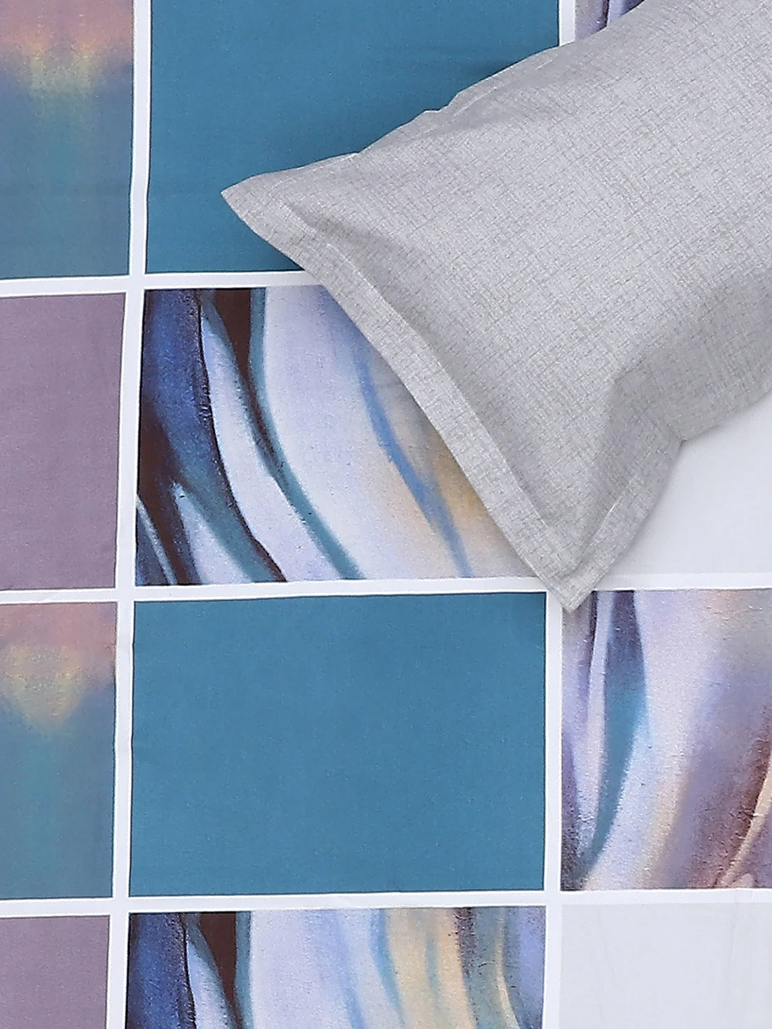 130 GSM Polyester Double Bed Bedsheet with 2 Pillow Covers - Image 6