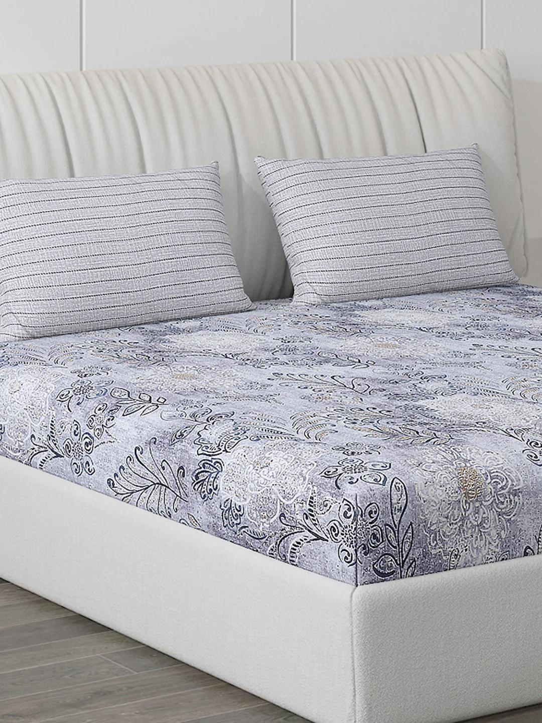 130 GSM Polyester Double Bed Bedsheet with 2 Pillow Covers - Image 5