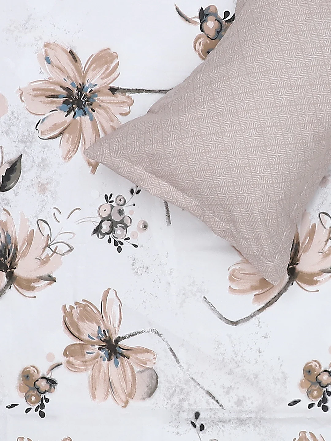130 GSM Polyester Double Bed Bedsheet with 2 Pillow Covers - Image 6