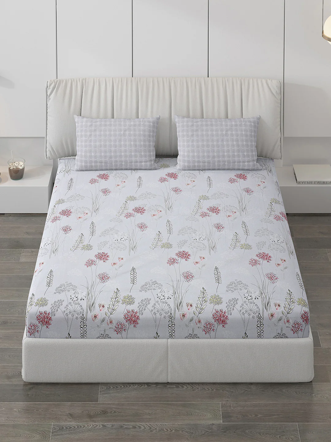 130 GSM Polyester Double Bed Bedsheet with 2 Pillow Covers - Image 2