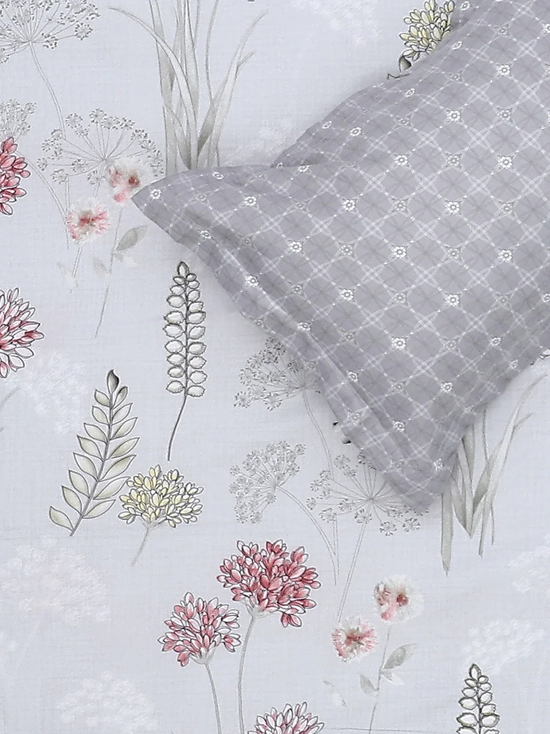 130 GSM Polyester Double Bed Bedsheet with 2 Pillow Covers - Image 6