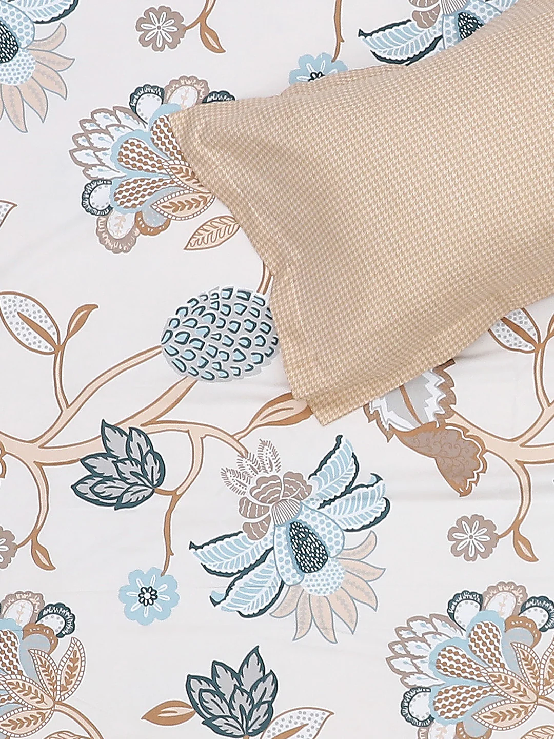 130 GSM Polyester Double Bed Bedsheet with 2 Pillow Covers - Image 6