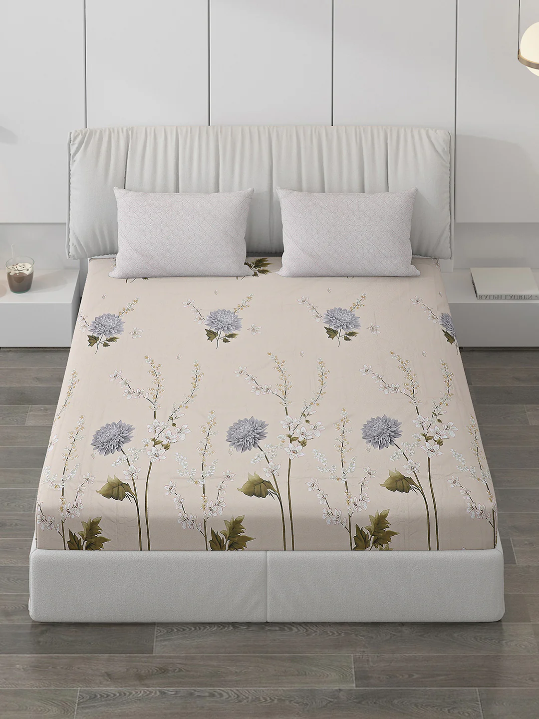 130 GSM Polyester Double Bed Bedsheet with 2 Pillow Covers - Image 2