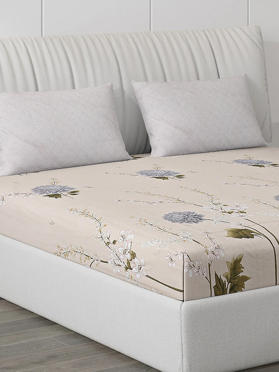 130 GSM Polyester Double Bed Bedsheet with 2 Pillow Covers - Image 5