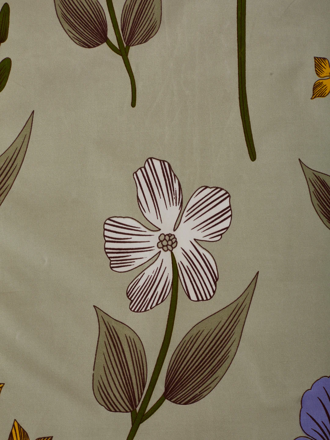 130 GSM Polyester Double Bed Bedsheet with 2 Pillow Covers Fashnik Collection - Image 7