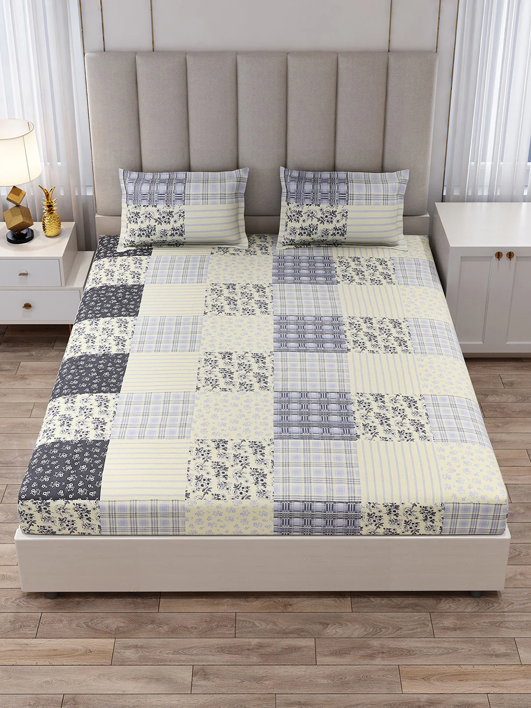 130 GSM Polyester King Size 1 Bedsheet with 2 Pillow Covers (Royal King) - Image 3