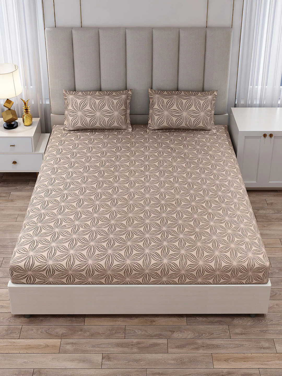 130 GSM Polyester King Size 1 Bedsheet with 2 Pillow Covers (Royal King) - Image 3