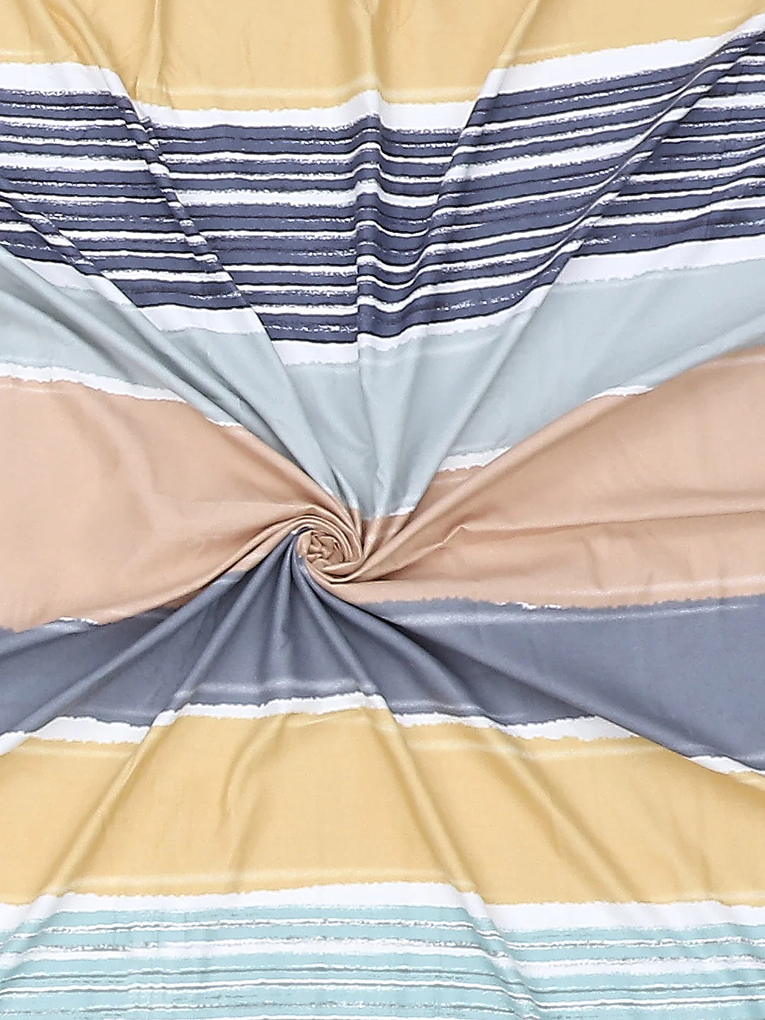 140 GSM Polyester Double Bed Bedsheet with 2 Pillow Covers - Image 9