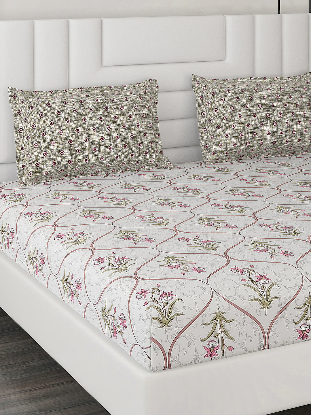 144 TC Cotton Double Bedsheet with 2 Pillow Covers - Image 4