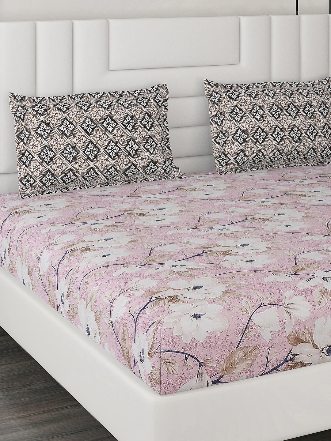144 TC Cotton Double Bedsheet with 2 Pillow Covers - Image 4
