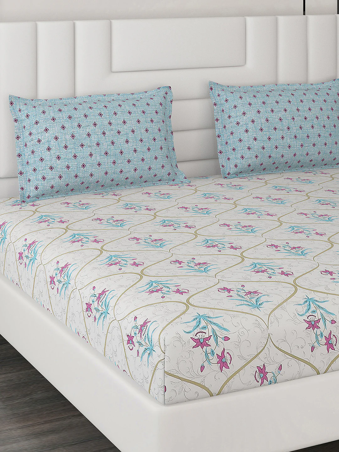 144 TC Cotton Double Bedsheet with 2 Pillow Covers - Image 4
