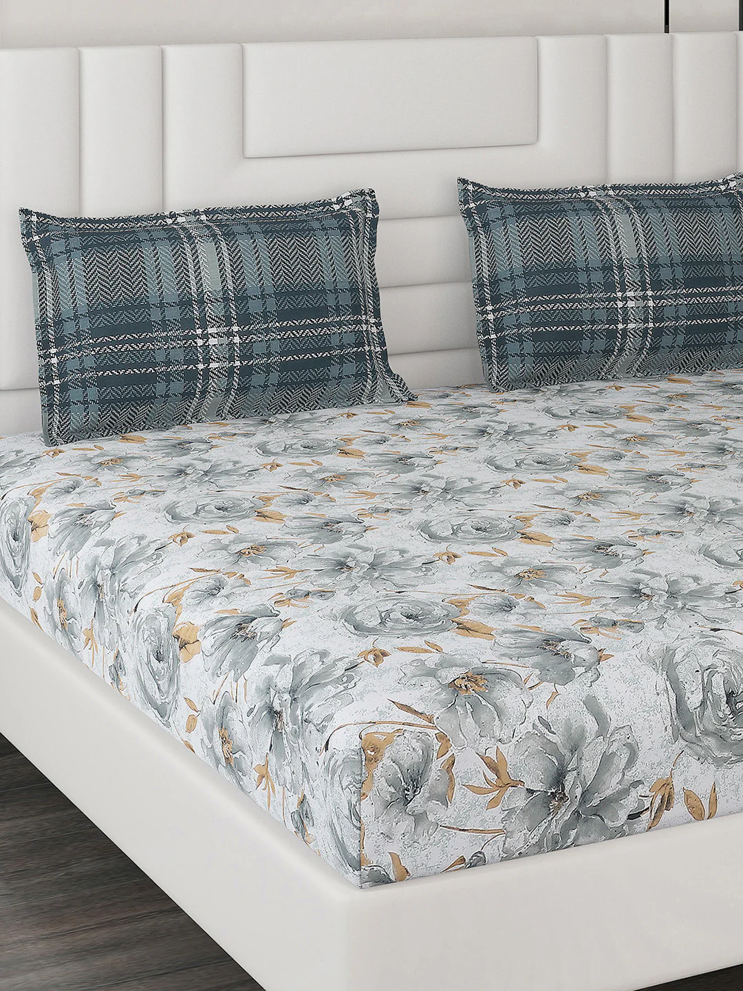144 TC Cotton Double Bedsheet with 2 Pillow Covers - Image 4