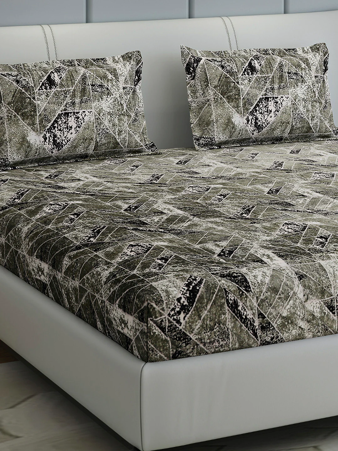 349 GSM Polyester King Bed 1 Bedsheet with 2 Pillow Cover (Carnival)