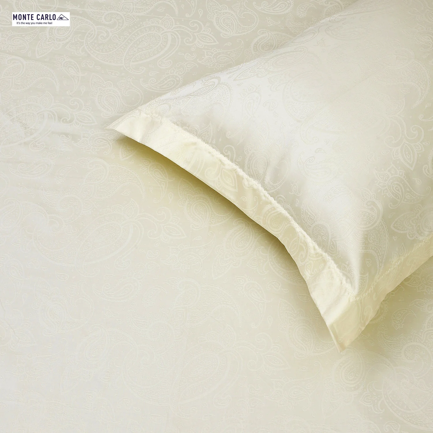 400 TC Cotton Double Bedsheet with 2 Pillow Covers - Image 5
