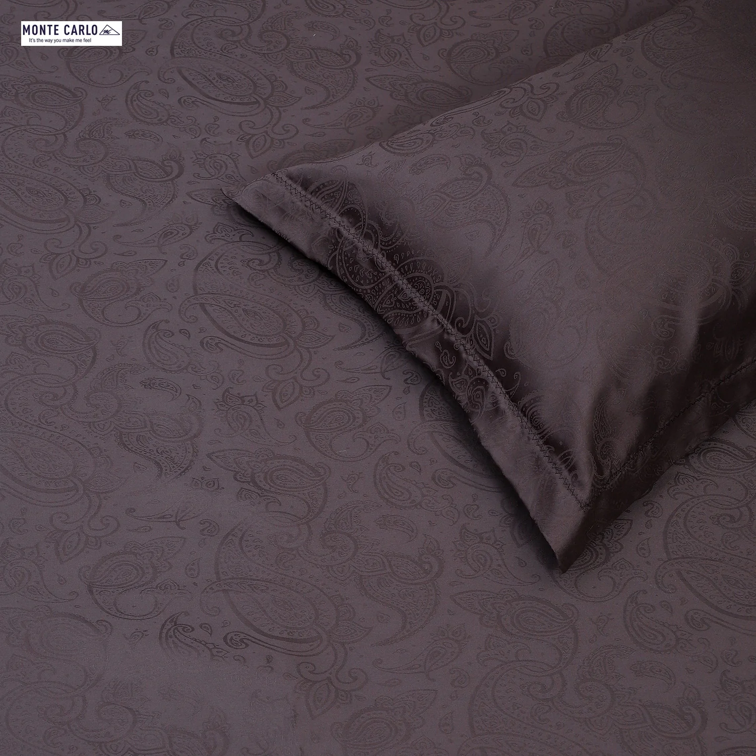 400 TC Cotton Double Bedsheet with 2 Pillow Covers - Image 5
