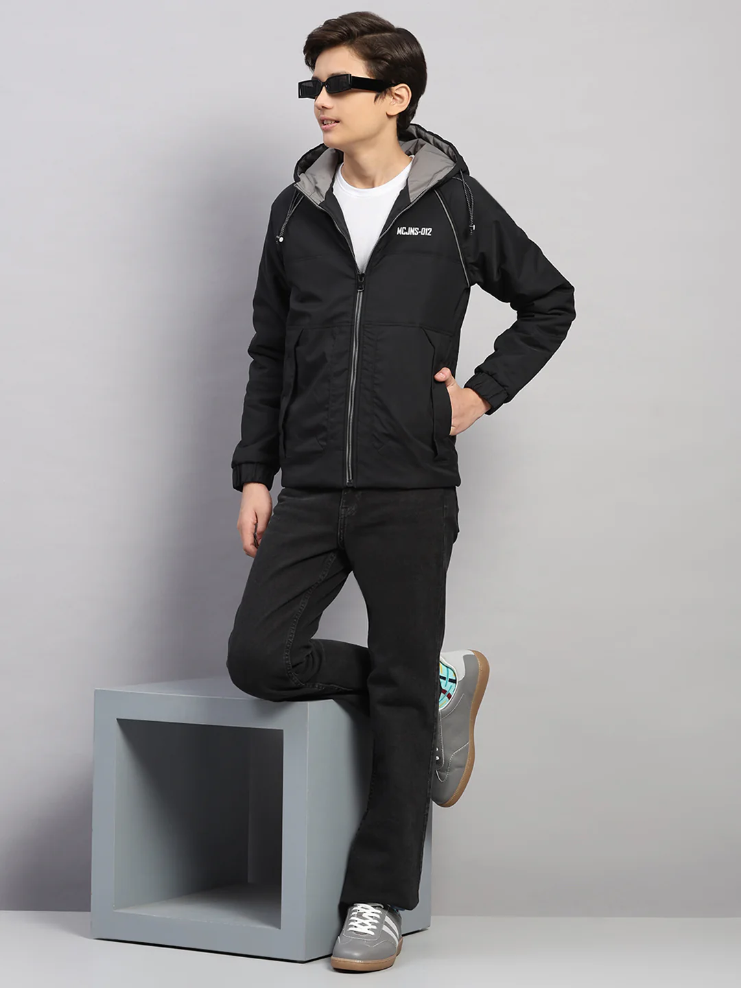 Boys Black Printed Hooded Full Sleeve Jacket - Image 2
