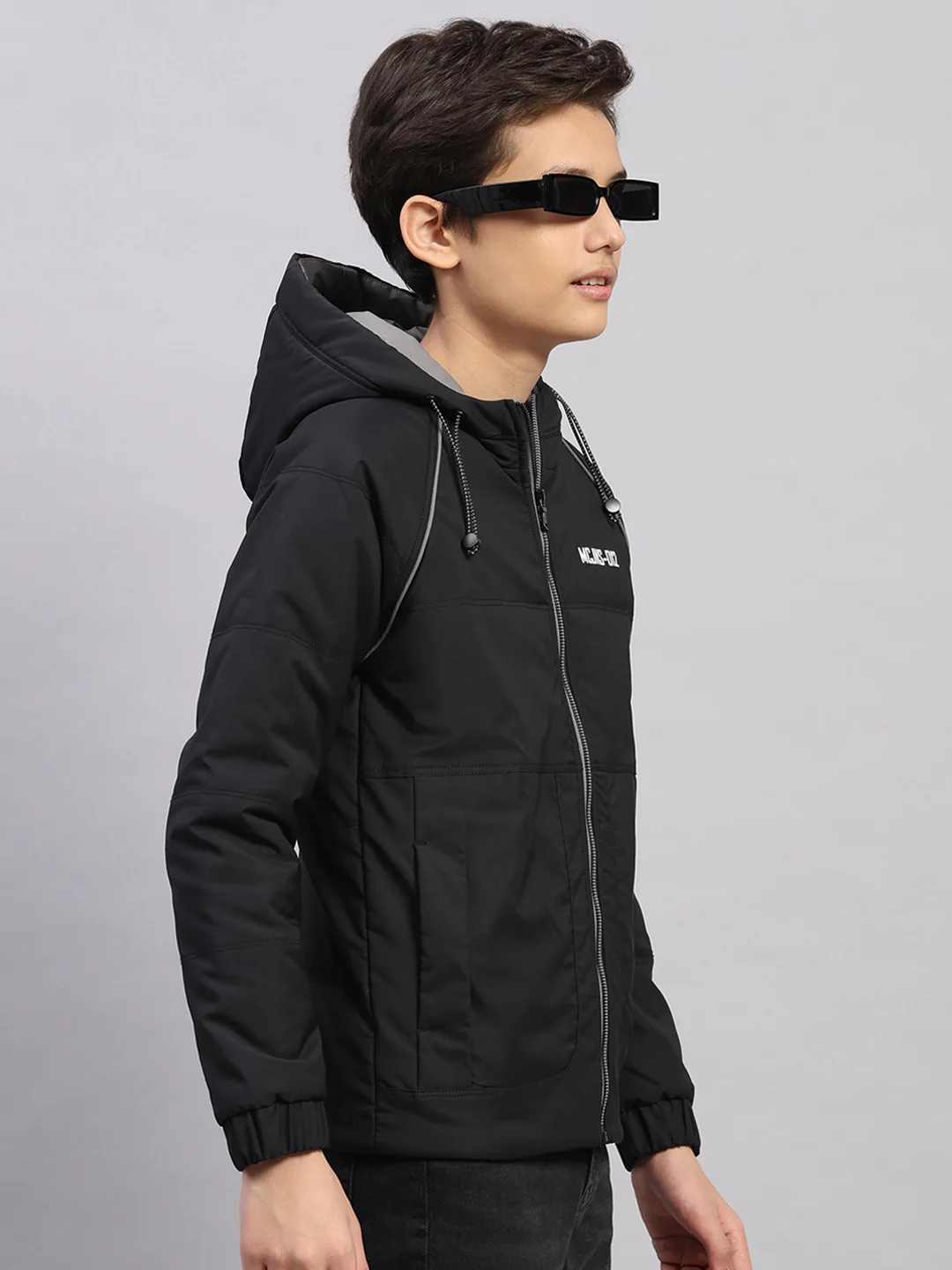 Boys Black Printed Hooded Full Sleeve Jacket - Image 4