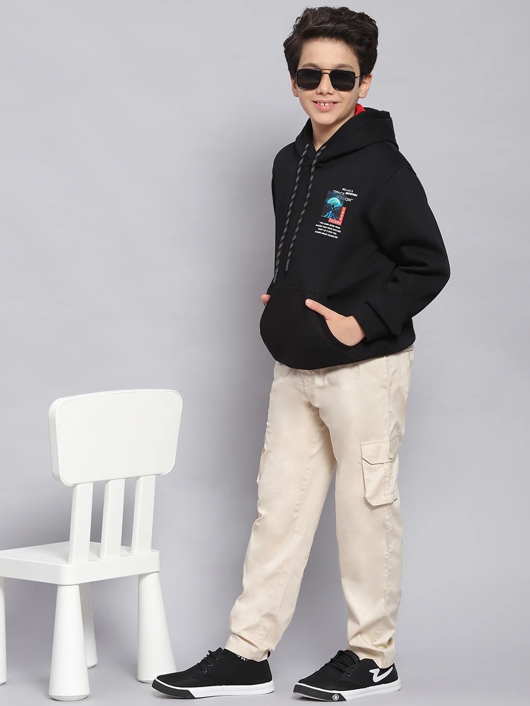 Boys Black Printed Hooded Full Sleeve Sweatshirt - Image 2