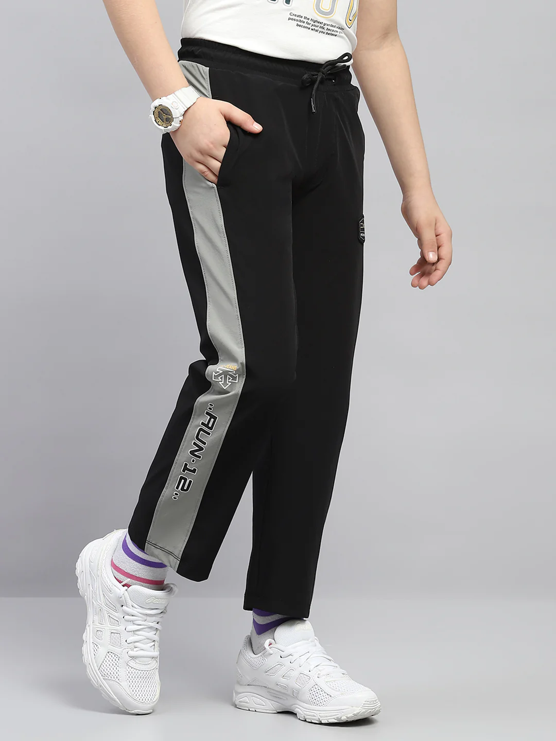 Boys Black Printed Regular Fit Lower - Image 4