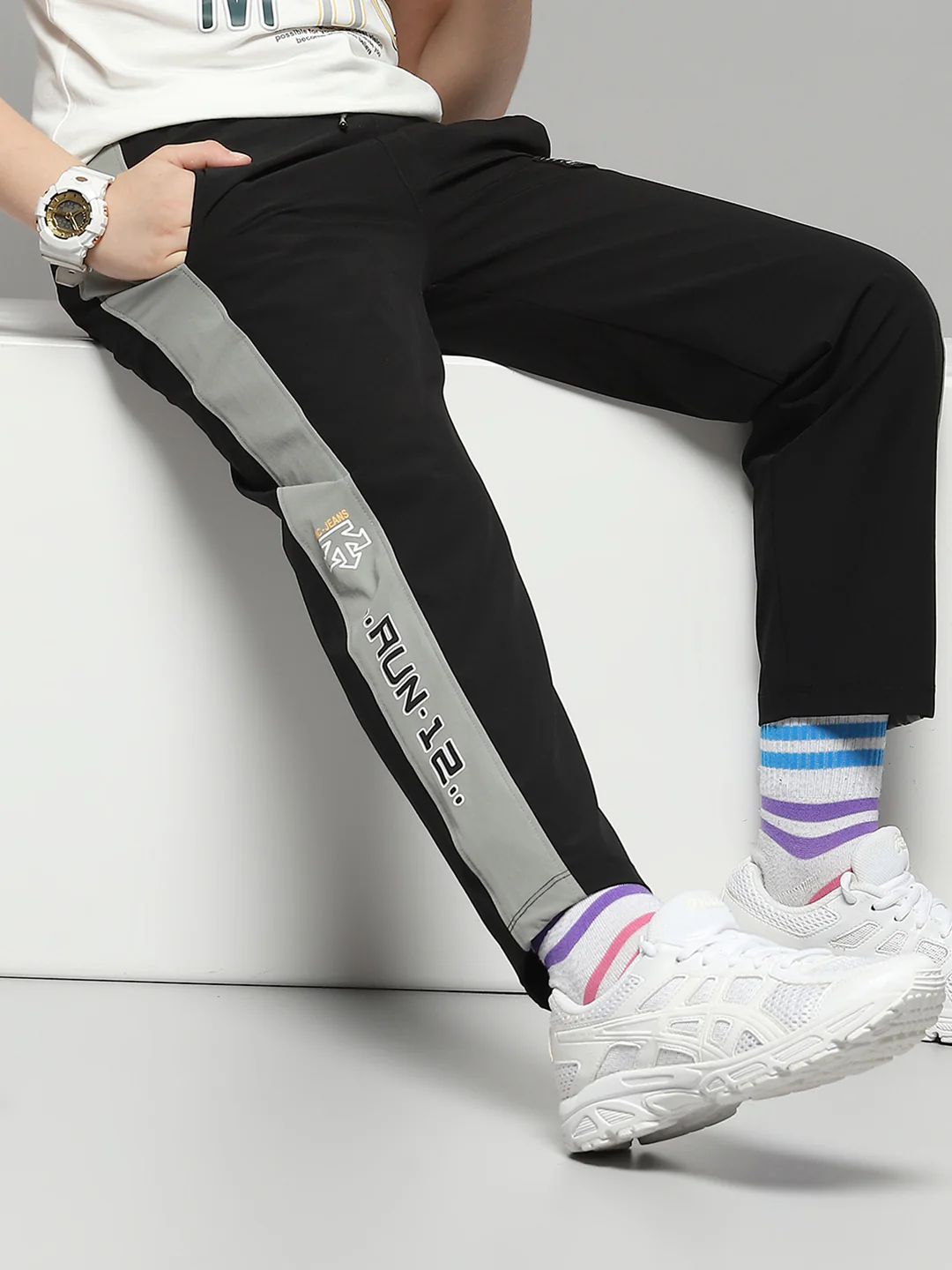 Boys Black Printed Regular Fit Lower - Image 6