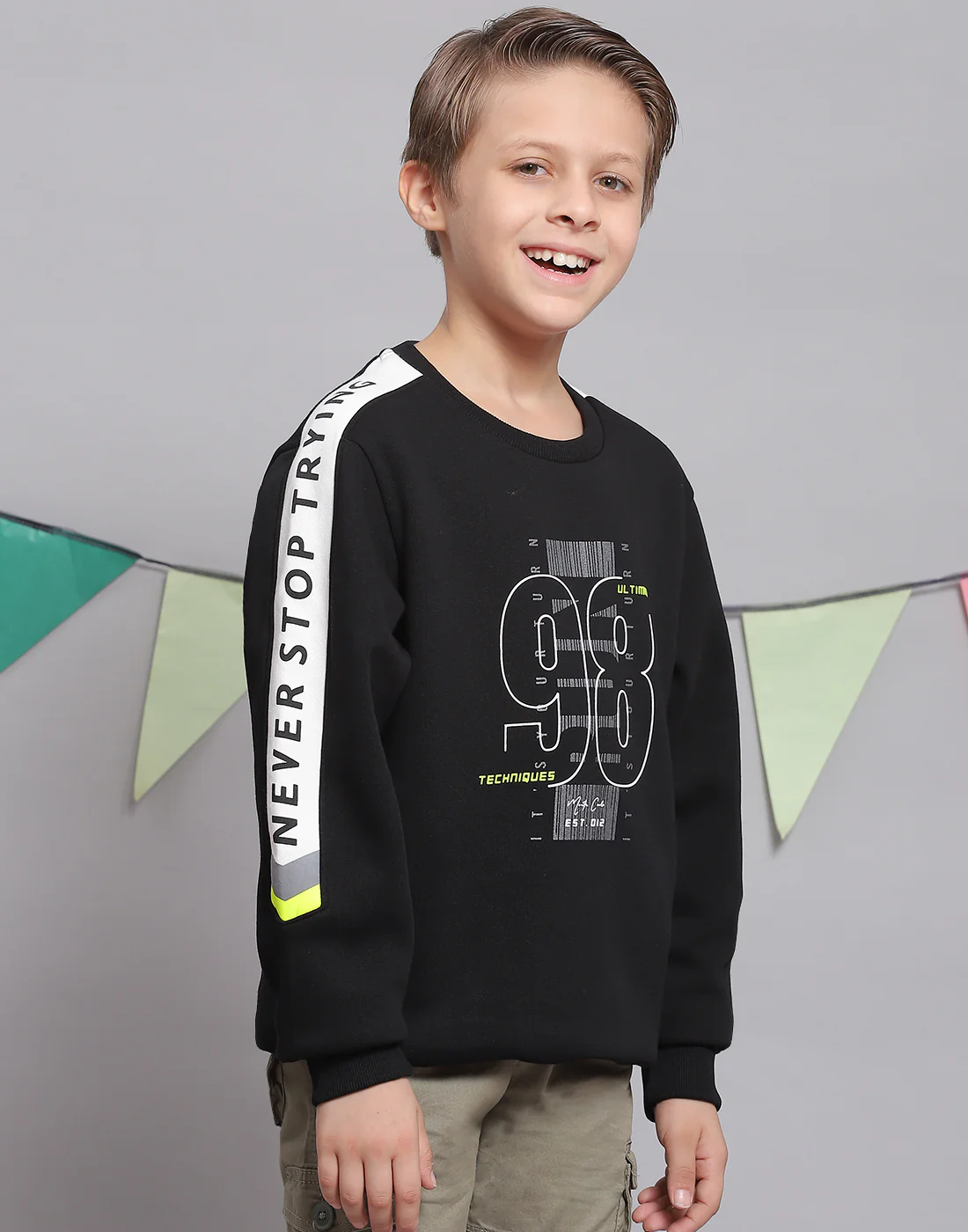 Boys Black Printed Round Neck Full Sleeve Sweatshirt - Image 4