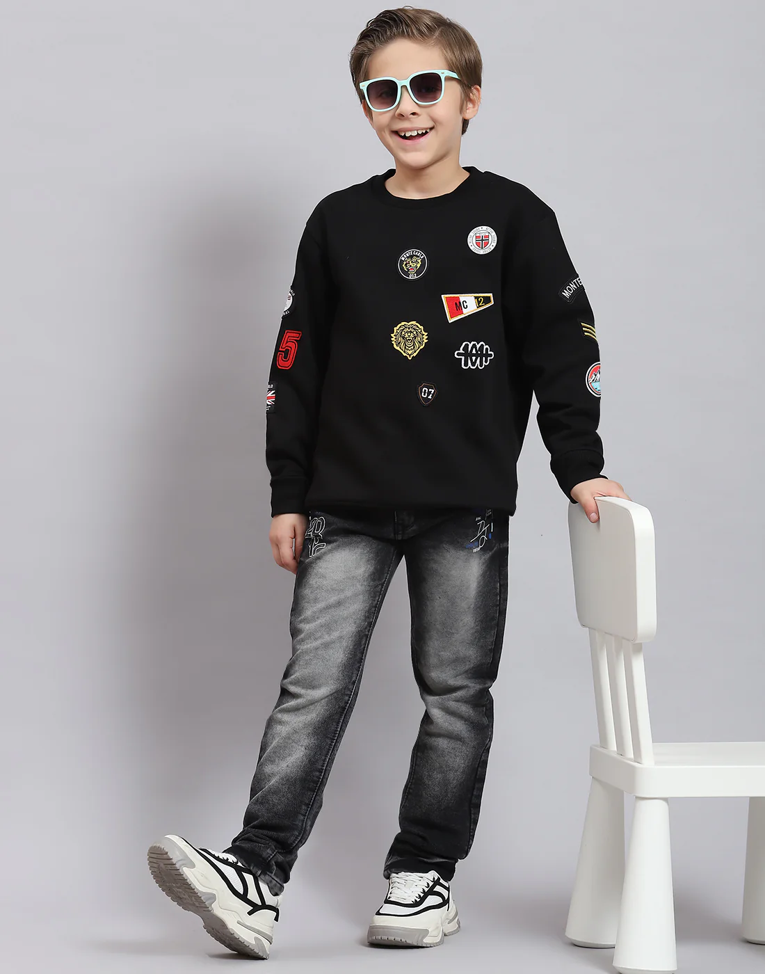 Boys Black Printed Round Neck Full Sleeve Sweatshirt - Image 2
