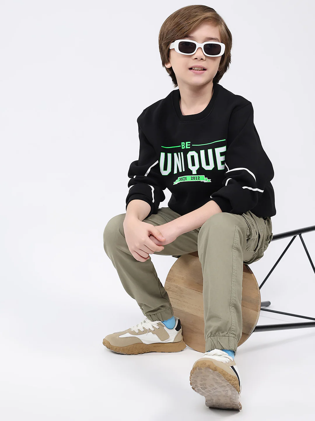 Boys Black Printed Round Neck Full Sleeve Sweatshirt - Image 2