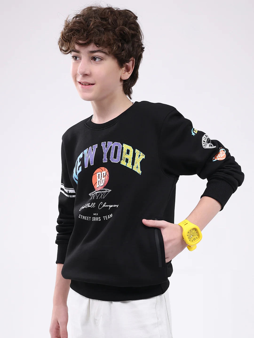 Boys Black Printed Round Neck Full Sleeve Sweatshirt - Image 3